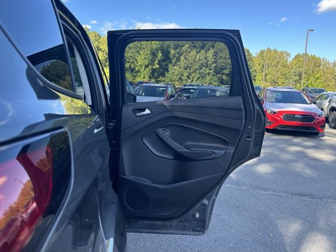 Used 2019 Ford Escape SE image 28