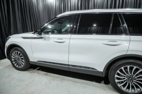 Used 2020 Lincoln Aviator Reserve w/ Equipment Group 201A image 5