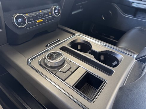 Used 2021 Ford Expedition XLT image 23