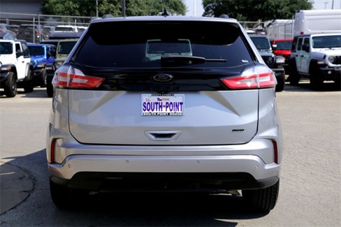 Used 2022 Ford Edge SE w/ Black Appearance Package image 6