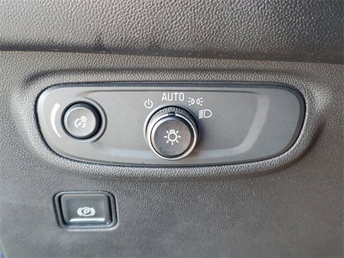 Certified 2022 GMC Terrain SLE w/ Driver Convenience Package image 26