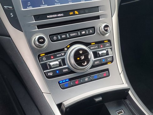 Used 2020 Lincoln MKZ Reserve w/ Elements Package image 18