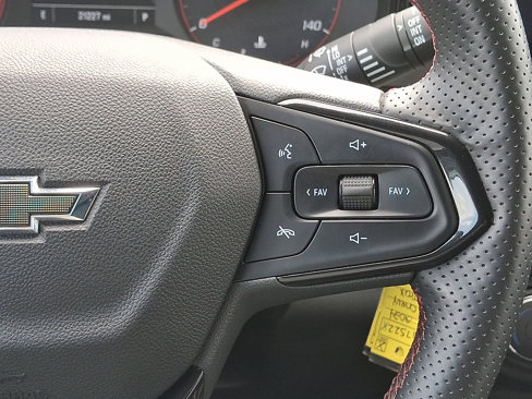 Certified 2024 Chevrolet Trax RS w/ Driver Confidence Package image 21