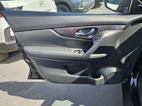 Used 2019 Nissan Rogue S image 17