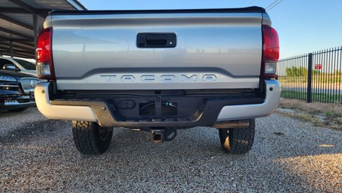 Used 2019 Toyota Tacoma TRD Sport image 10
