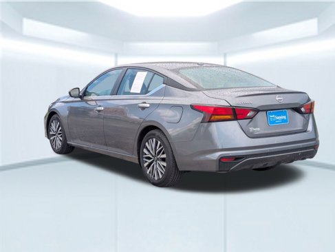 Used 2025 Nissan Altima 2.5 SV image 4
