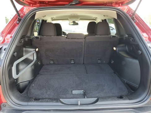 Used 2015 Jeep Cherokee Latitude w/ Cold Weather Group image 9