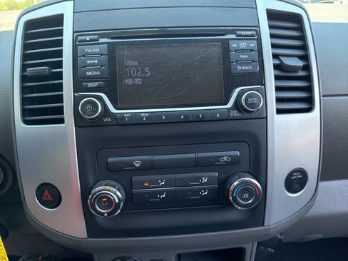 Used 2016 Nissan Frontier SV image 12
