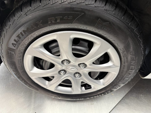 Used 2013 Hyundai Accent GLS image 21