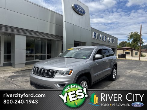 Used 2021 Jeep Grand Cherokee Laredo image 1