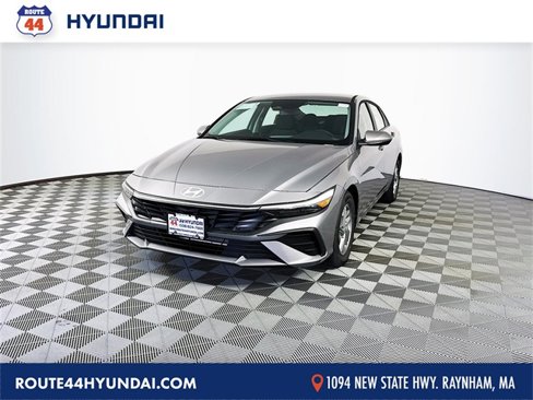 New 2025 Hyundai Elantra SE image 1