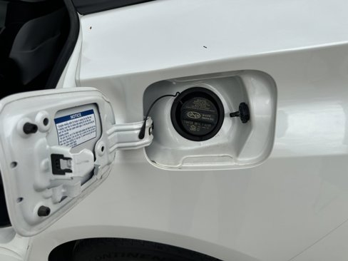 Used 2018 Toyota Prius Four image 33