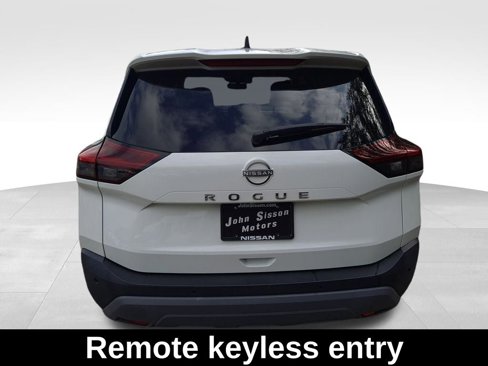 Used 2022 Nissan Rogue S image 4