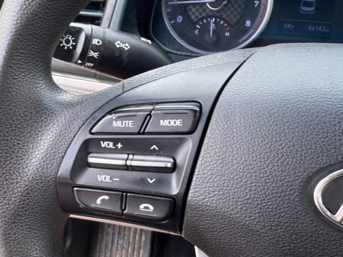 Used 2020 Hyundai Elantra SE image 10