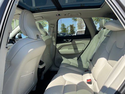 Used 2020 Volvo XC60 T5 Inscription w/ Protection Package image 20