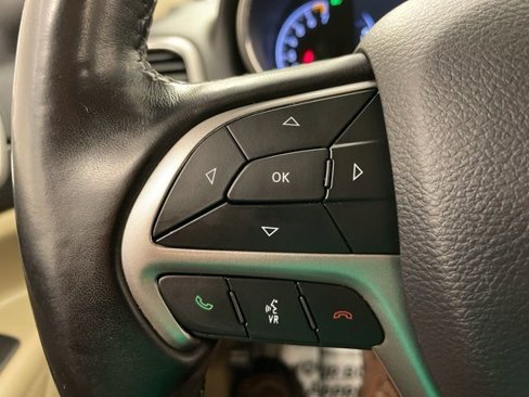 Used 2020 Jeep Grand Cherokee Laredo w/ Security & Convenience Group image 16
