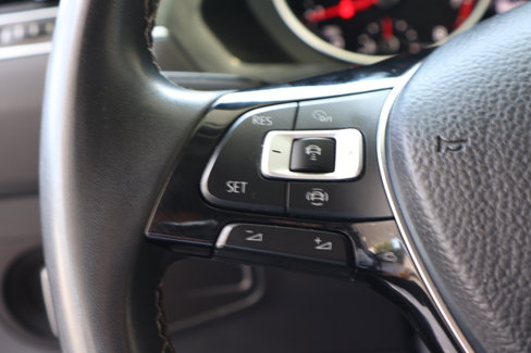 Used 2021 Volkswagen Tiguan SE image 26