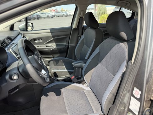 Used 2023 Nissan Versa SV image 11