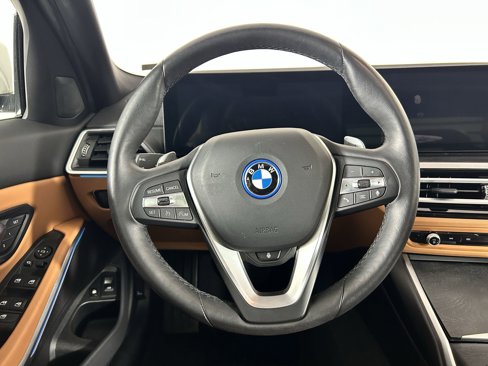 Used 2024 BMW 330e image 14