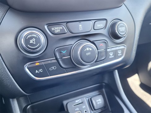 Used 2014 Jeep Cherokee Latitude image 26