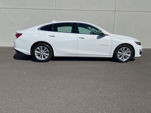 Used 2022 Chevrolet Malibu LT image 2
