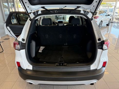 Used 2022 Ford Escape SE image 23
