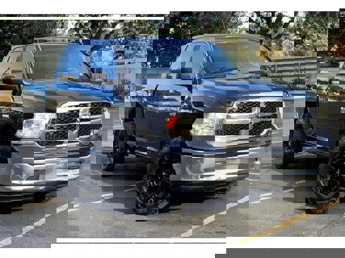 Used 2013 RAM 1500 Classic SLT image 2