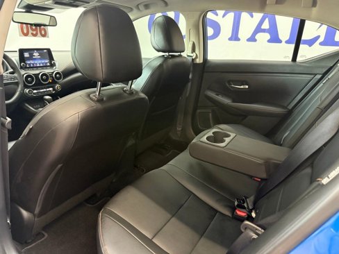 Used 2021 Nissan Sentra SR w/ SR Premium Package image 16