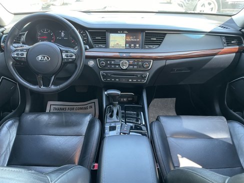 Used 2017 Kia Cadenza Premium w/ Luxury Package image 16