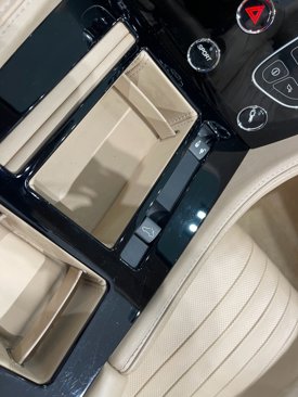 Used 2016 Aston Martin DB9 GT image 17