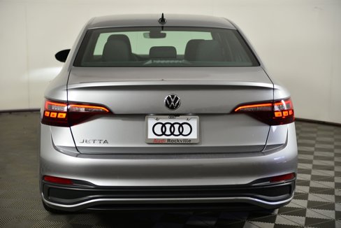 Used 2023 Volkswagen Jetta Sport image 8