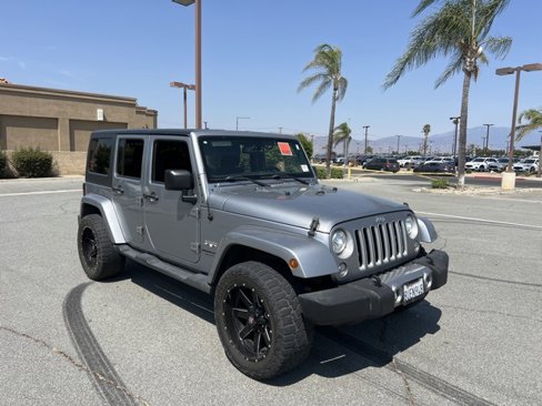Used 2018 Jeep Wrangler Unlimited Sahara w/ Connectivity Group image 2