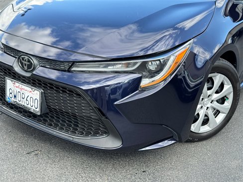 Used 2021 Toyota Corolla LE w/ Carpet Mat Package (TMS) image 3
