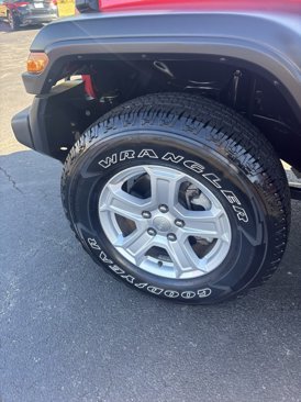 Used 2019 Jeep Wrangler Sport image 24