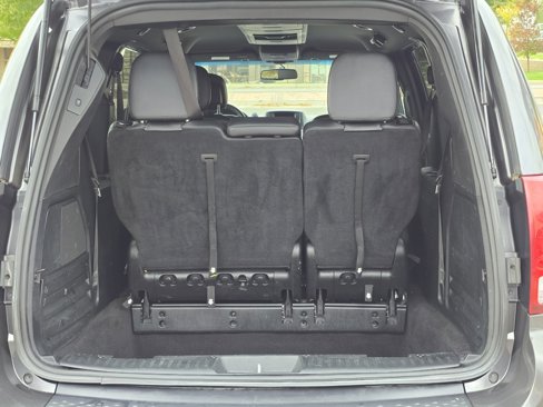 Used 2017 Dodge Grand Caravan GT image 12