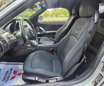 Used 2003 BMW Z4 2.5i image 8