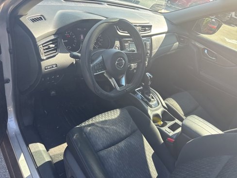 Used 2019 Nissan Rogue SV image 12