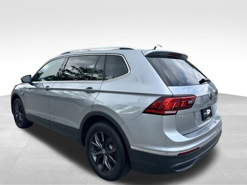 Used 2024 Volkswagen Tiguan SE image 9