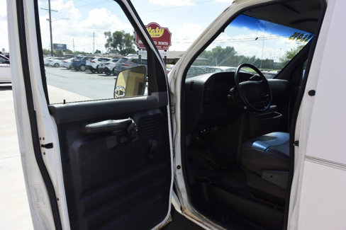 Used 1994 Ford E-250 and Econoline 250 image 12