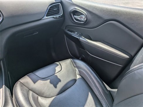 Used 2023 Jeep Cherokee Altitude Lux image 13