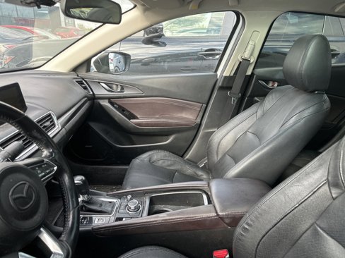 Used 2017 MAZDA MAZDA3 Grand Touring image 7
