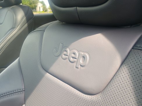 Used 2022 Jeep Cherokee Limited image 20