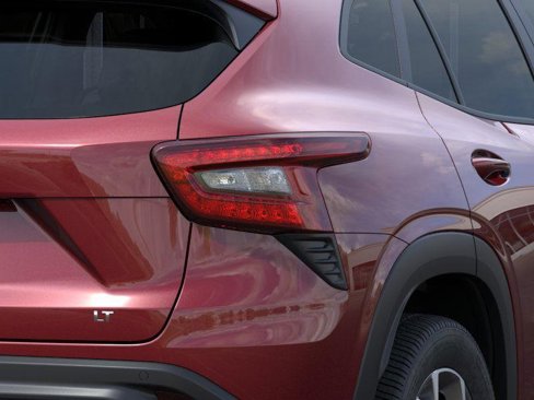 New 2025 Chevrolet Trax LT w/ Driver Confidence Package image 11