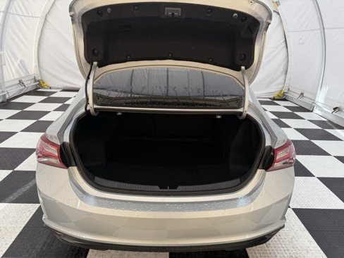 Used 2021 Chevrolet Malibu LT image 4