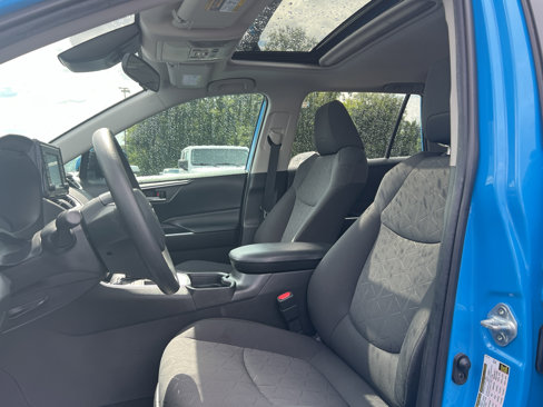 Used 2021 Toyota RAV4 XLE image 10