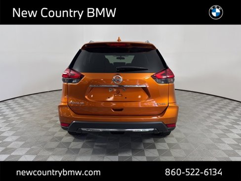Used 2017 Nissan Rogue SV w/ SV Family Package image 6