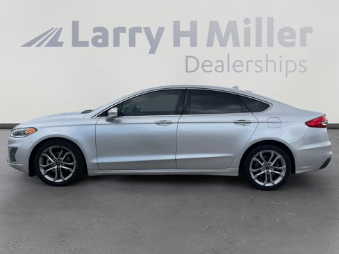 Used 2019 Ford Fusion SEL image 2