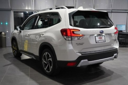 Used 2022 Subaru Forester Touring image 4