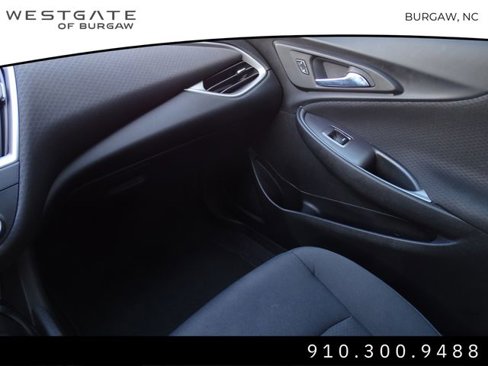 Used 2022 Chevrolet Malibu LT image 28