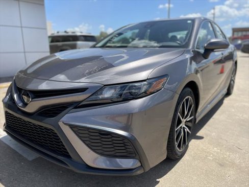 Used 2024 Toyota Camry SE image 2